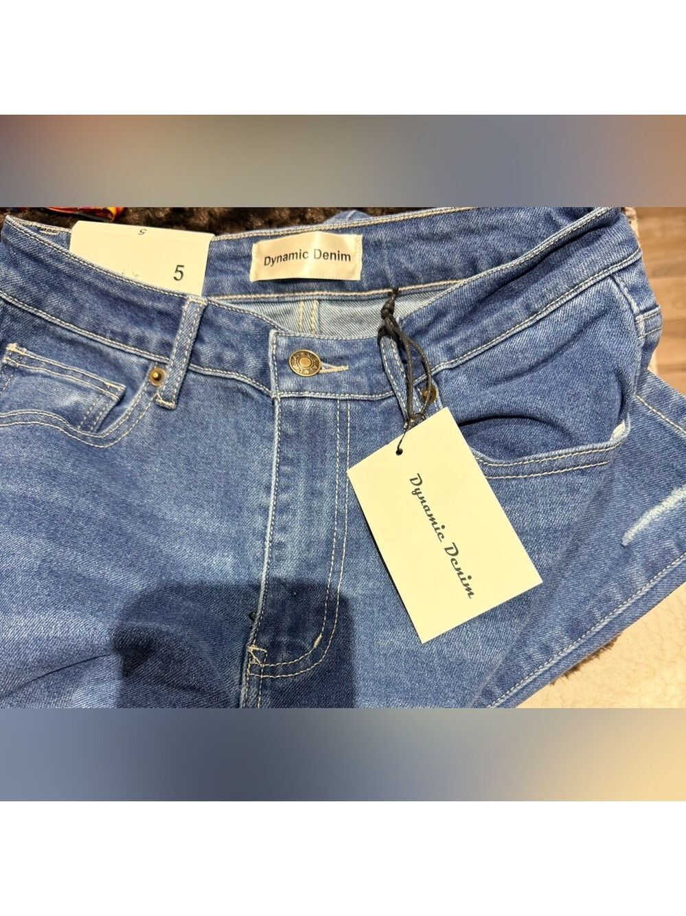 Vervet Dynamic Denim Flare Jeans Distressed NWT - Picture 4 of 5